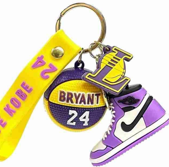 I love Colby basketball Nike sneakers keychain number 24 - Picture 1 of 3